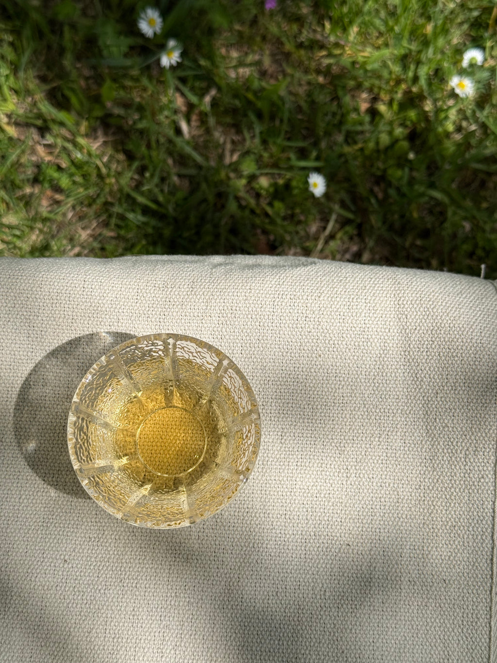 Brewed First Flush tea from the Darjeeling Cup Spring Set - pale golden liquor from the 2026 Himalayan spring harvest